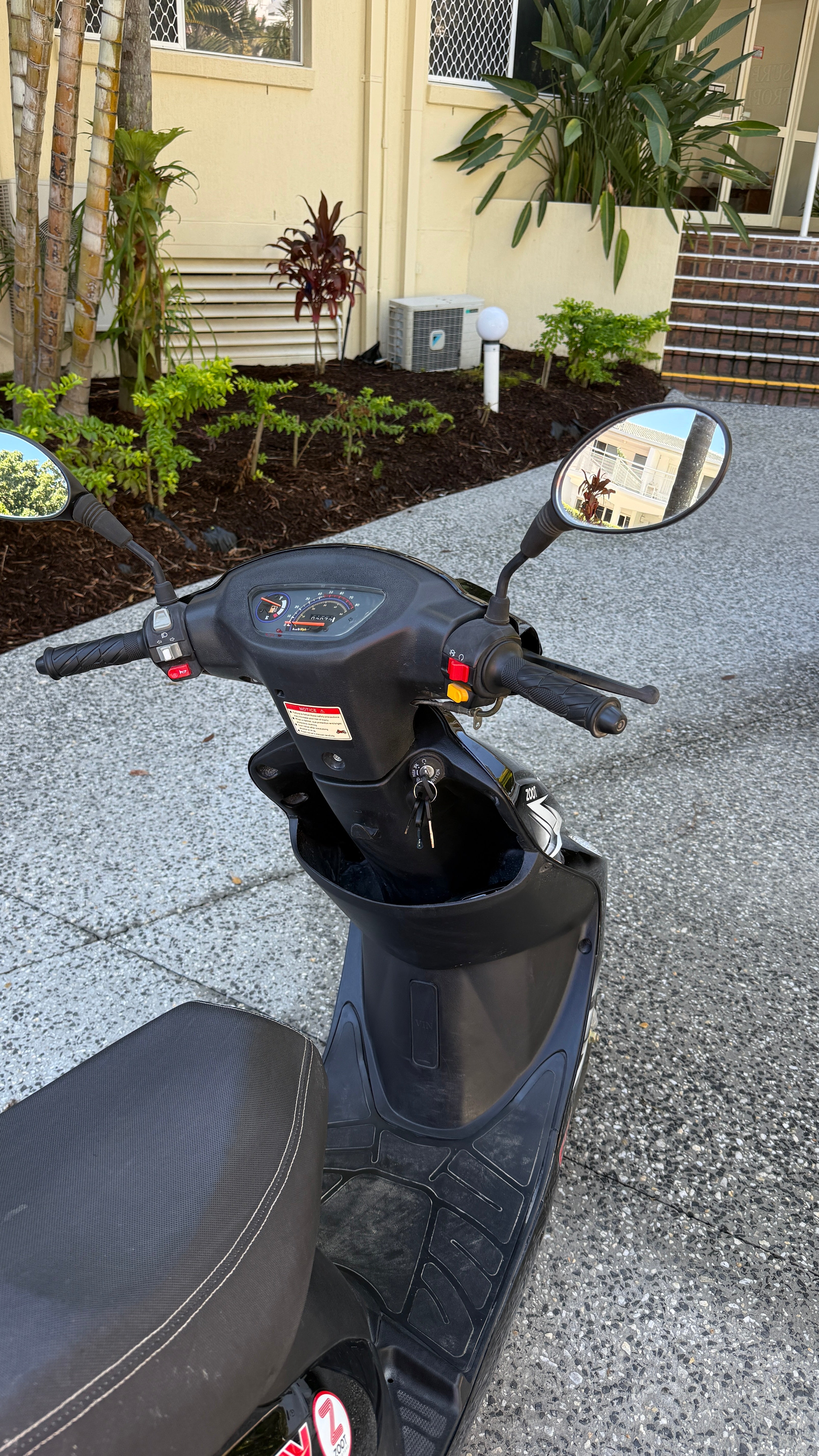 Scooter Hire 50cc - Longjia Riviera