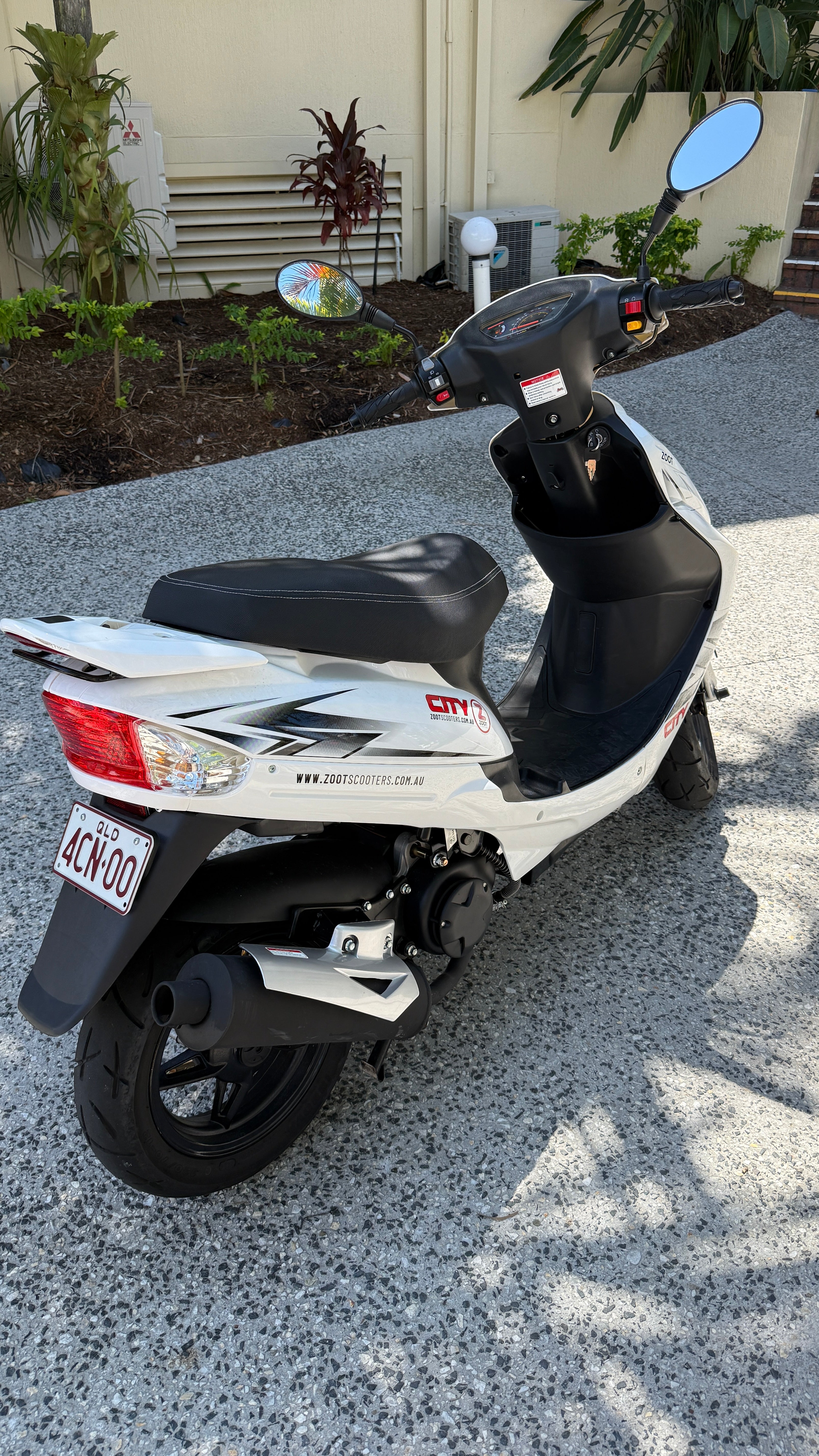 Scooter Hire 50cc - Zoot