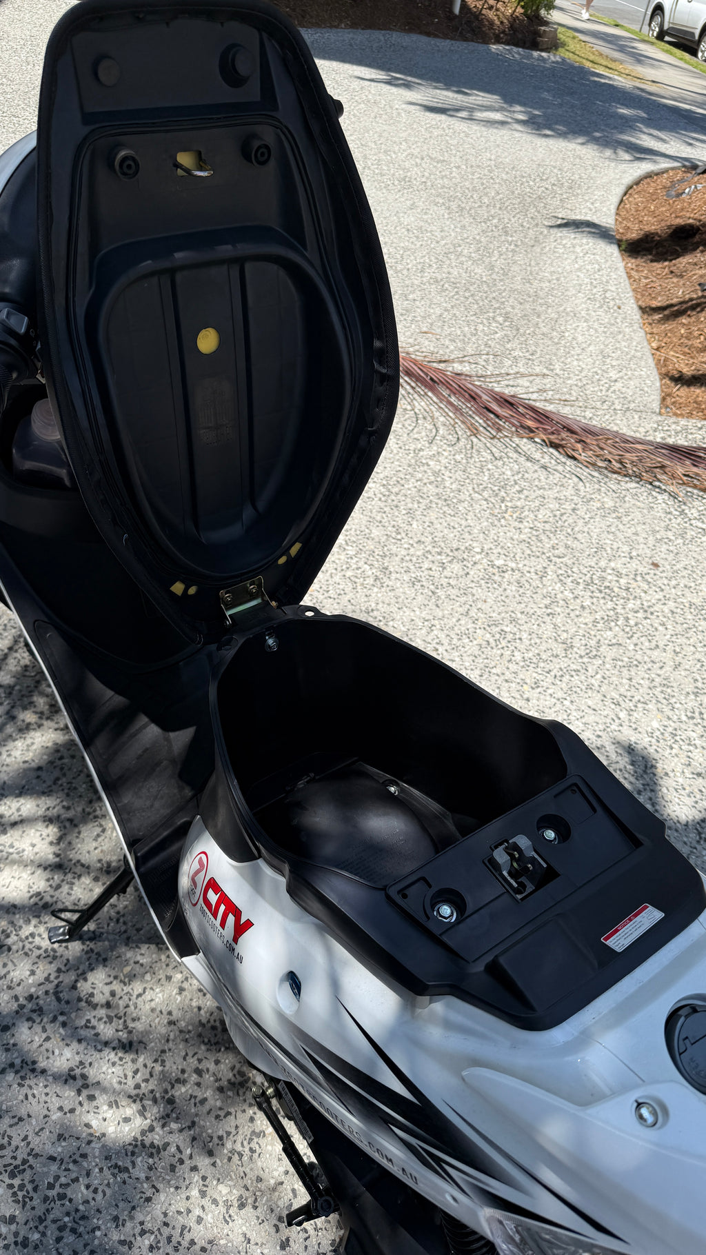 Scooter Hire 50cc - Zoot